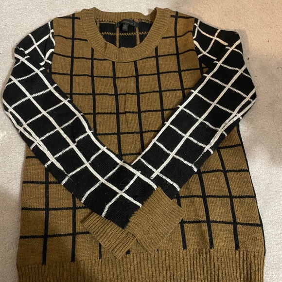 Sweater - Picture 3 of 4